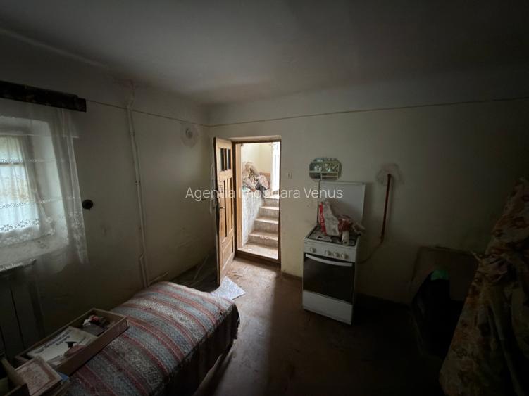 Teren de 1165mp cu casa caramida - 9