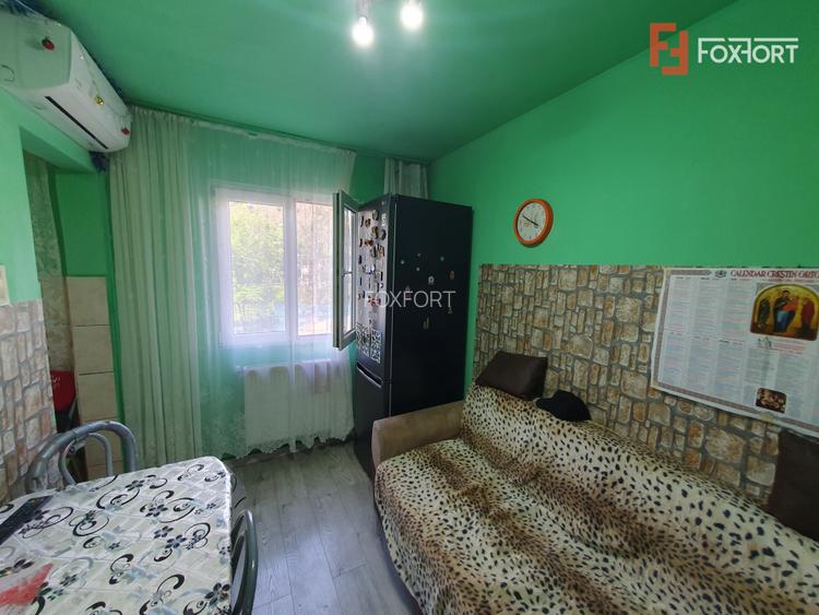 Apartament 4 camere, etaj 1, centrala proprie, zona Dacia - 15