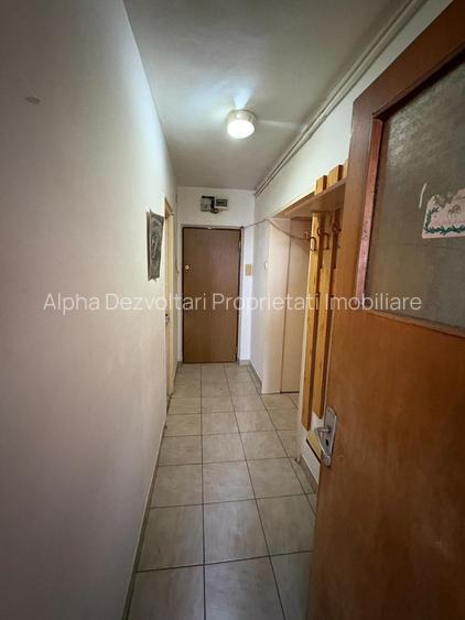 Titan, Auchan, str. Jean Steriadi - 2