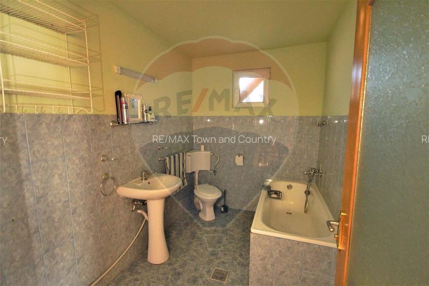 Casă / Vilă cu 7 camere de vânzare - 15