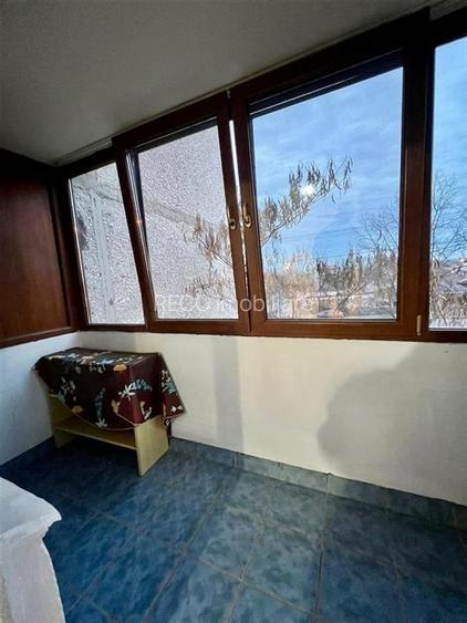 RECO Apartament 3 camere decomandat etajul 1 zona Nufarul Lotus - 8