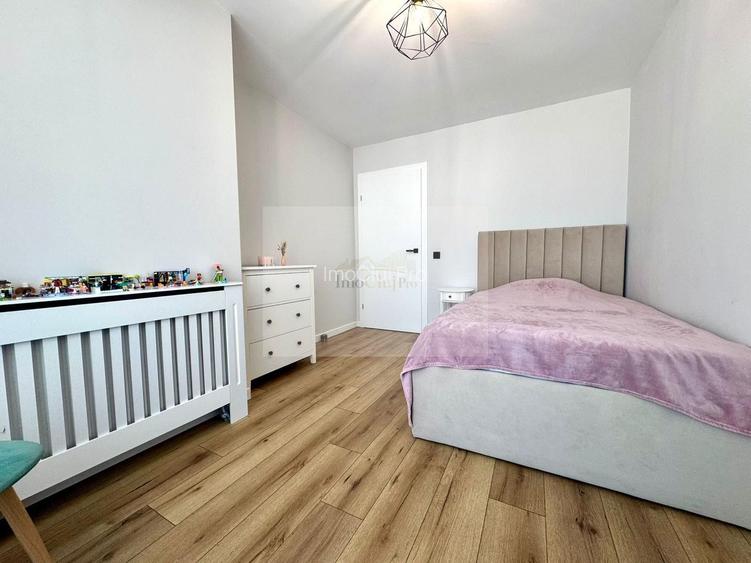 Vânzare  3 camere Grigorescu- -etaj 5/10-2 băi- parcare subter- terasa - 15