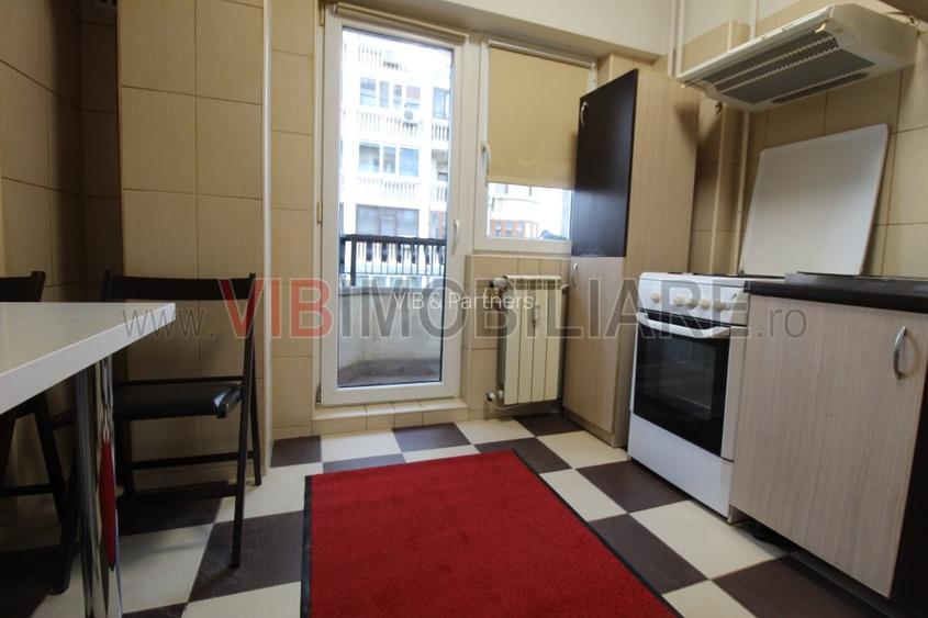 Decebal - Piata Alba Iulia - vedere bulevard - bloc mixt - 2 balcoane - 5