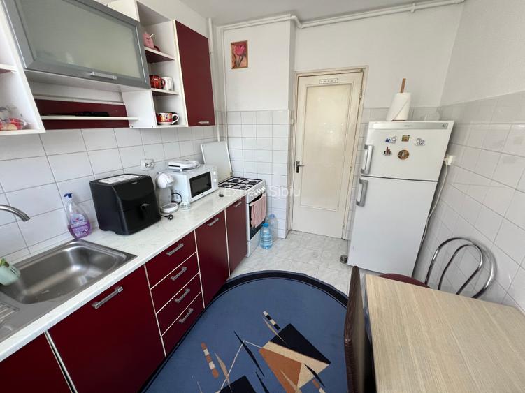 Închiriez apartament 3 camere – Zona Centrală (Calea Dumbrăvii – Dioda) - 2