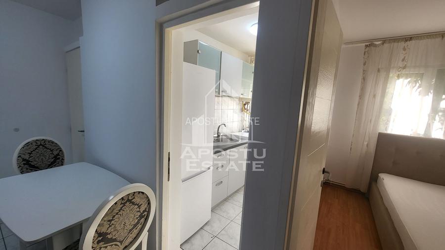 Apartament semidecomandat,3 camere,zona Dacia,mobilat,etaj 1 - 5
