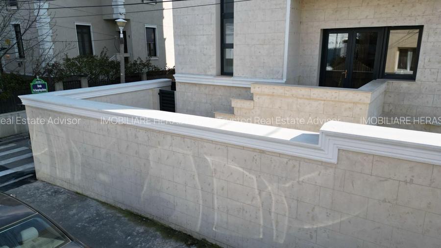 Vila neoclasica urbană | Palatul Parlamentului - 37