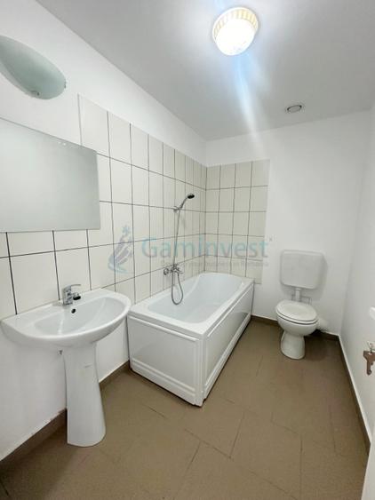 Clădire multifuncțională pentru investiție: hotel sau apartamente, Oradea,Bihor