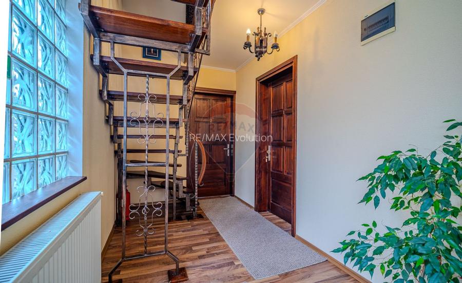 Proprietate deosebita de vanzare in Busteni - Pensiune + Duplex - 11