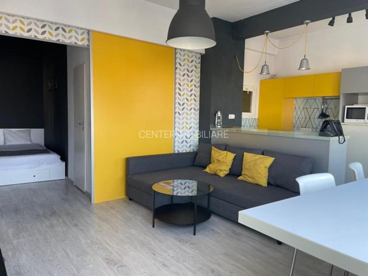 Piata Romana, 2 camere cu vedere superba, terasa, centrala proprie - 16