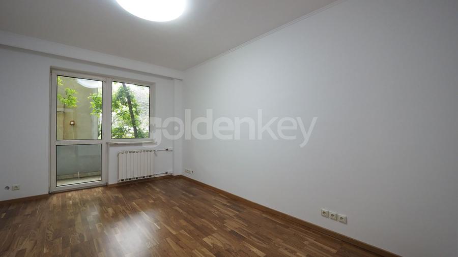 Apartament generos cu 9 camere | langa metrou si parc | rezidenta/birouri