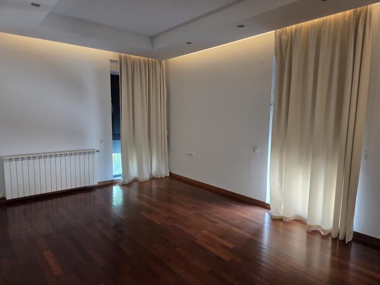 Apartament spatios cu 4 camere, in Dorobanti Capitale