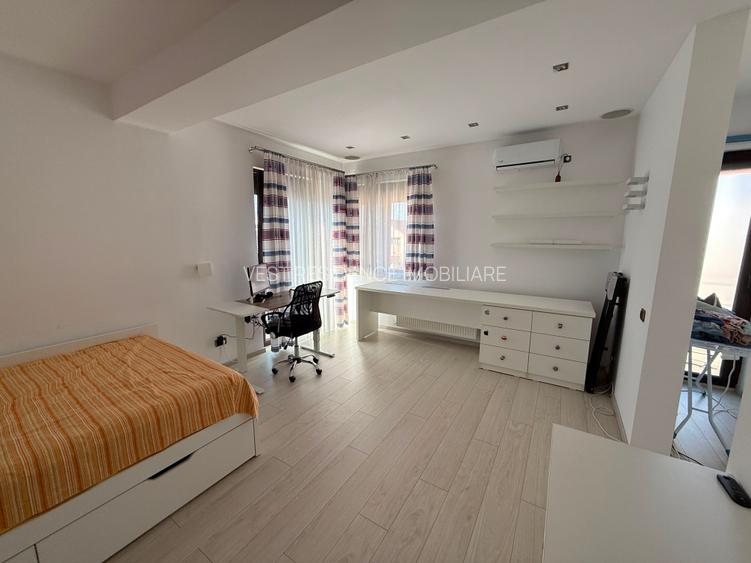 Casa individuala cu 4 camere. Teren 500 mp. Comision 0 - 21