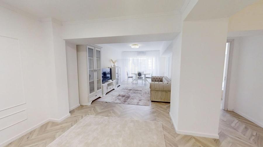Prima Inchiriere Apartament 3 camere, 92 mp, Bld Unirii-Rond Alba Iulia(stradal)