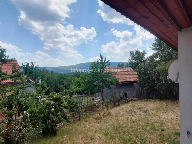 Casă cu teren generos în zonă de belvedere Pârscov - 3