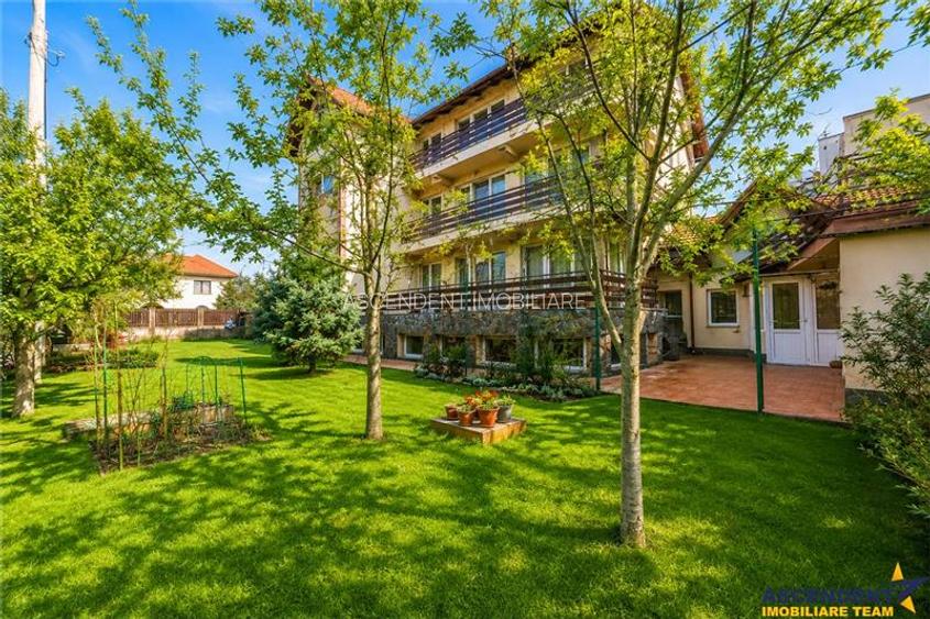 Vila solida Tractorul Coresi, spatii ample, teren 700 mp, garaj 4 masini - 19