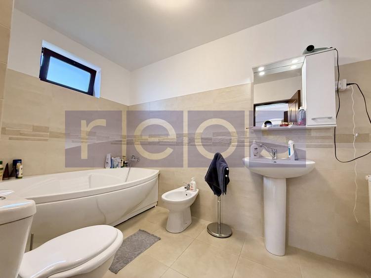 VÂNZARE VILĂ INDIVIDUALĂ | 6 CAMERE | ZONA COLENTINA - 14