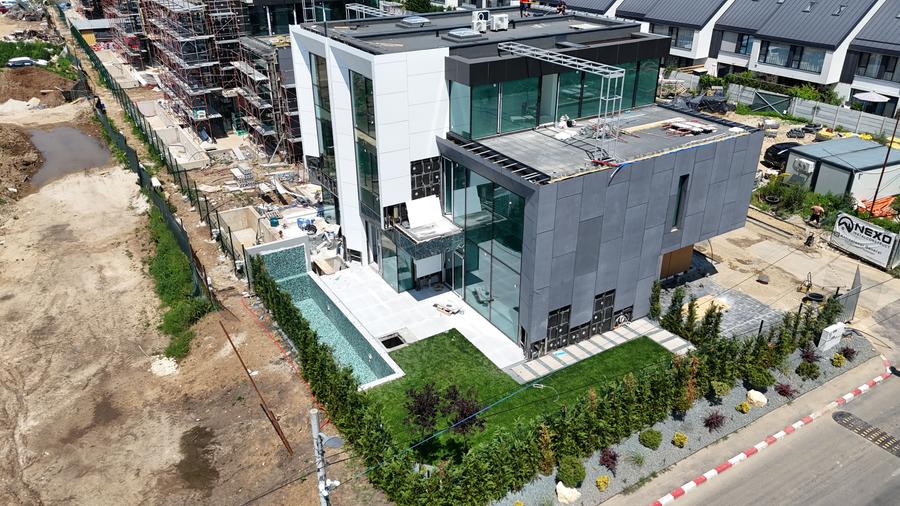 572ae790-0449-4b8a-8b17-39ba0f785ce0 - 1