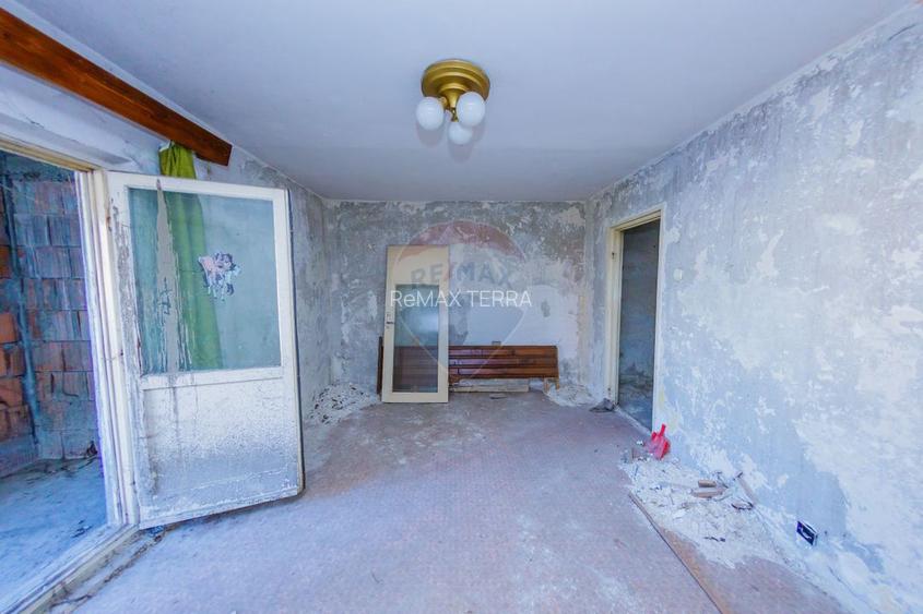 Spațiu comercial cu apartament la pachet, de vanzare Bulevardul Traian - 8