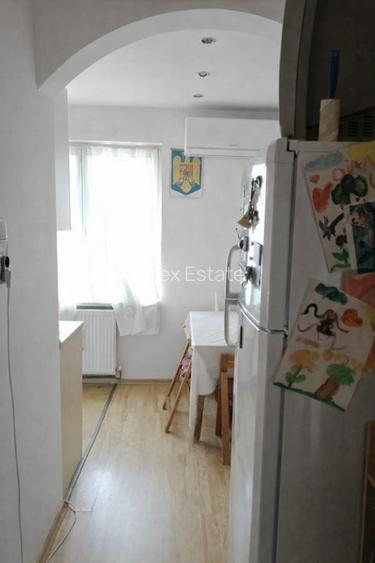 Garsoniera decomandata in bloc mixt la Dristor-Piata Ramnicu Sarat - 4