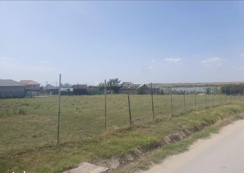 Vand teren de 550 m2 cu vedere superba la lac! - 6