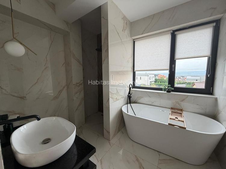 Casa finisata modern, terasa, zona Voronet - 4