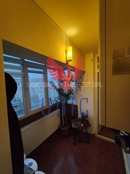 3 decomandate 1 Mai - 8