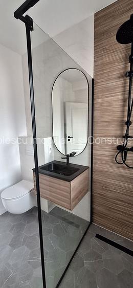 Duplex frumos cu arhitectura mediteraneana - 18