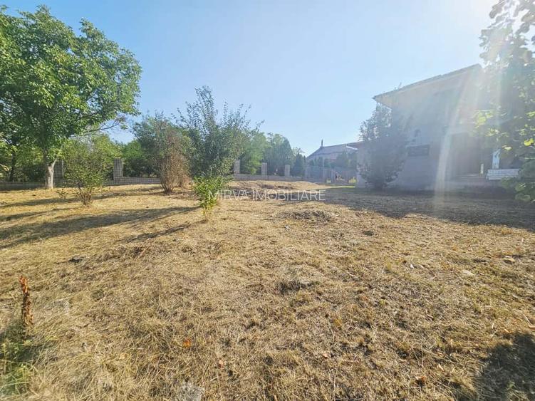 Vilă luminoasă, 4 camere, cu teren generos – Com. Plopu - 9