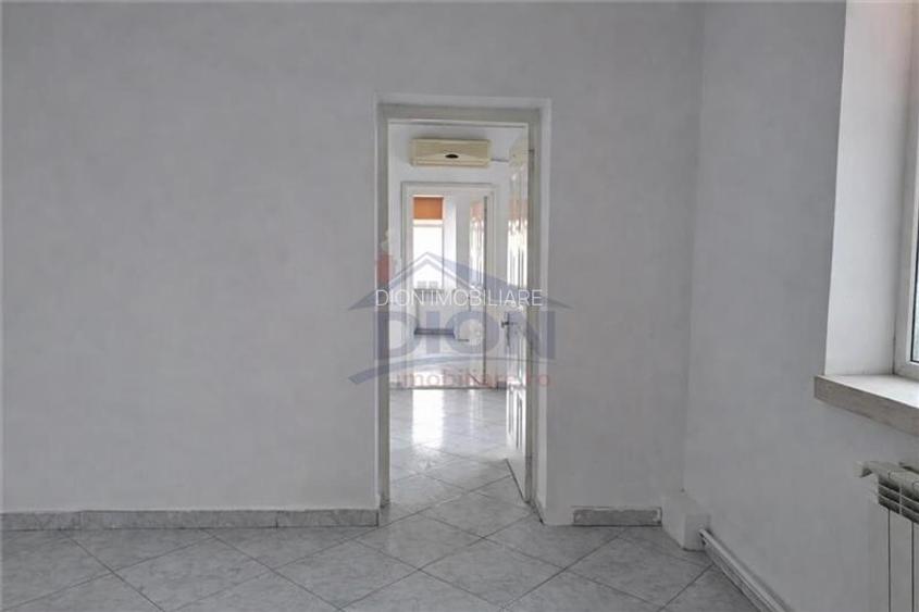 Vila de vanzare , zona  boema - 12