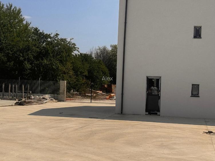 clădire de birouri nouă cu hală, parcare betonata și acces tir - 14