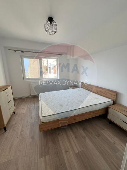 Apartament cu 4 camere de închiriat în zona Polivalenta - 3
