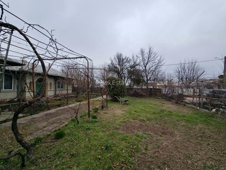 Casa (2 corpuri) si curte de 1401 mp la soseaua principala, Amara! - 2