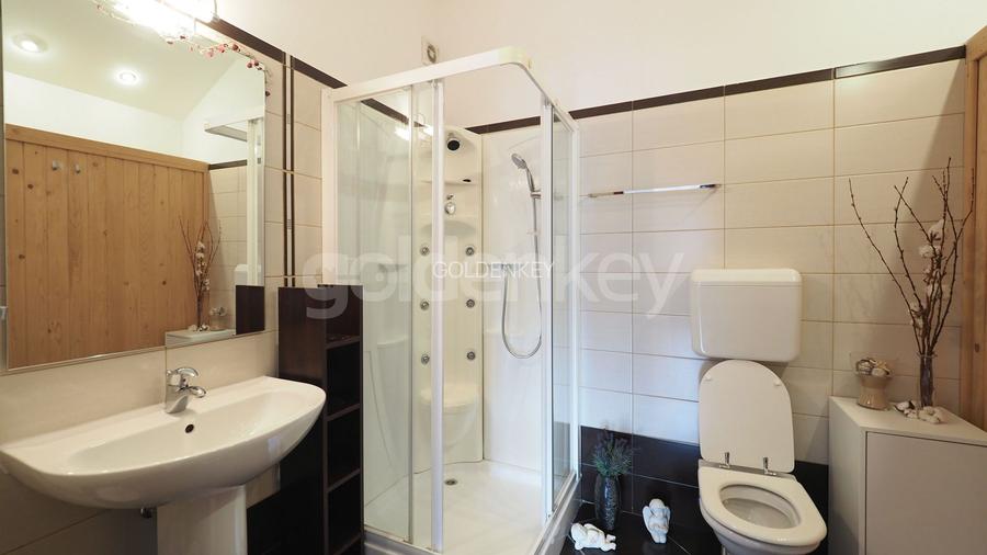 Vila cocheta in cartier rezidential cu piscina comuna, garaj - 23