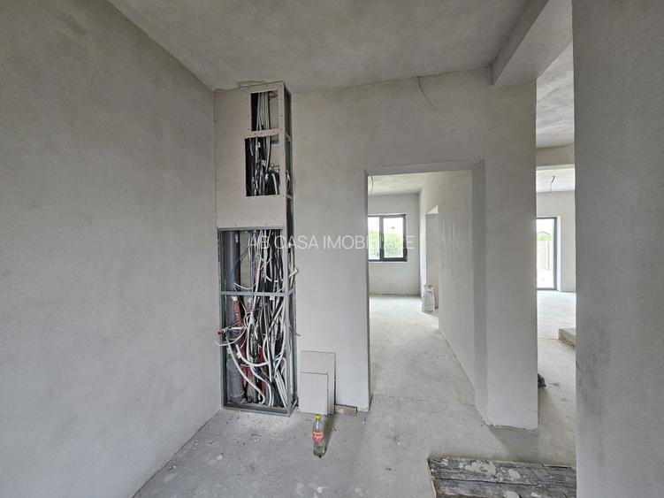 Duplex nou, P+M, 1 apartament la cheie, 1 la alb, Moșnița Nouă, comision 0% - 3
