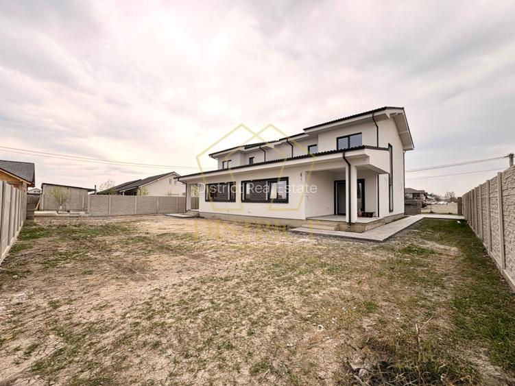 Duplex cu 4 camere, despărțit prin camera tehnica | Mosnita Veche - 13