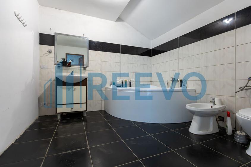 Casă cu Spațiu Comercial in Neamț - 19