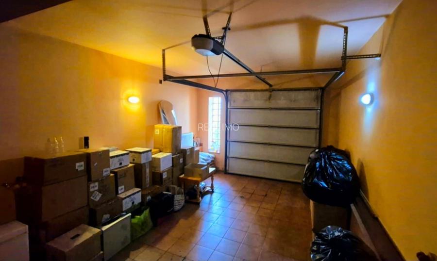 Cauți o casă mare sau spațiu pentru business? Aici le ai pe ambele! - 27