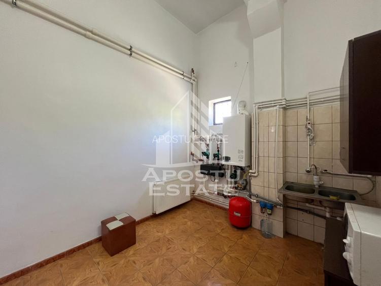 Hala în suprafață de 580 mp în Zona SAGULUI - 9