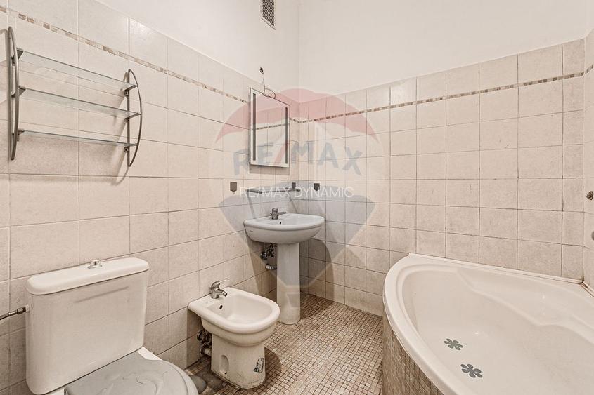 Apartament cu 4 camere de vânzare în zona Ultracentral - 11