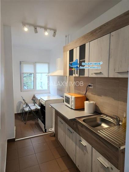 Inchiriere garsoniera renovata Parcul Circului - 2