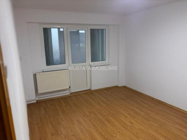 - Apartament 3 camere confort 1 decomandat, etaj 7/10, Viziru 3. - 2