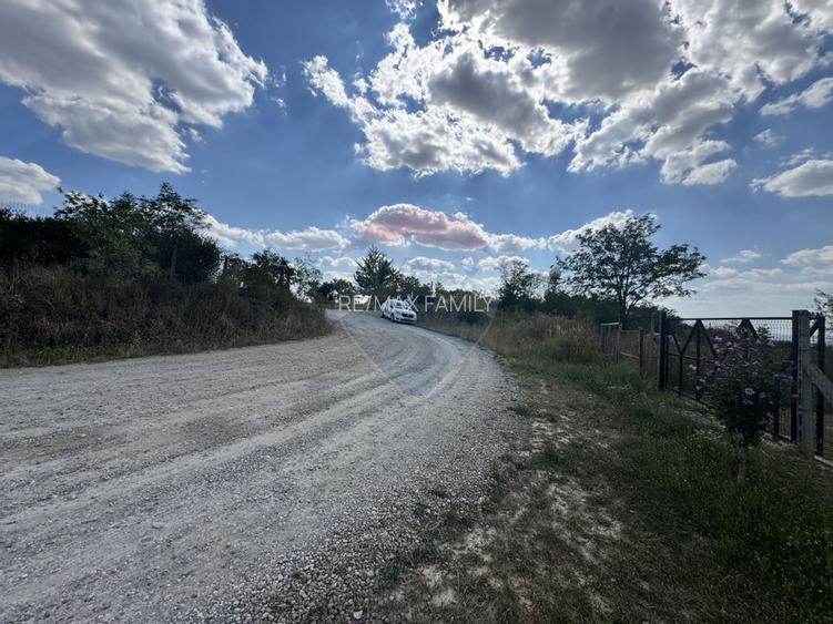 Teren  6.372mp Strs.Piersicilor/Str.Prunilor/Schimb cu Ap 4 camere - 3