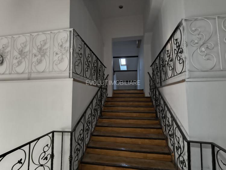 Ultracentral Promendata Stefan cel Mare-cladire interbelica diverse activitati  - 9