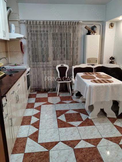 Apartament cu 3 camere zona 0 etaj 5 din 6 conf 1 decomandat Pret: 110.000 neg. - 2