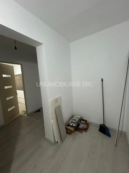 Apartament 3 camere - Zona Sud - etaj 2- 70mp - 69500 euro negociabil - 6