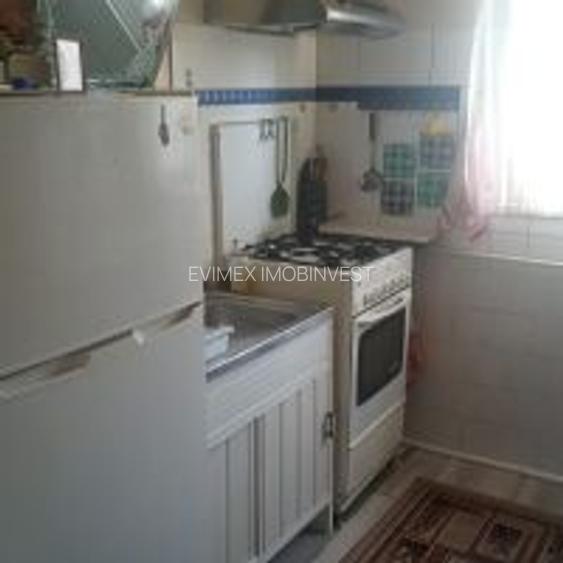 Dristor - 4 minute Metrou -bloc reabilitat - 2 camere decomandat - 4