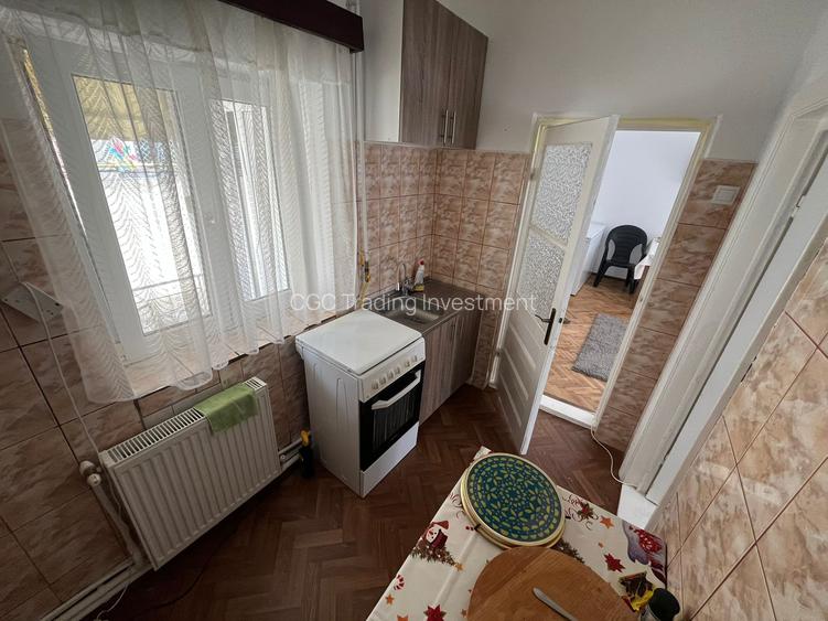 Biserica Ctin si Elena casa din caramida - 4