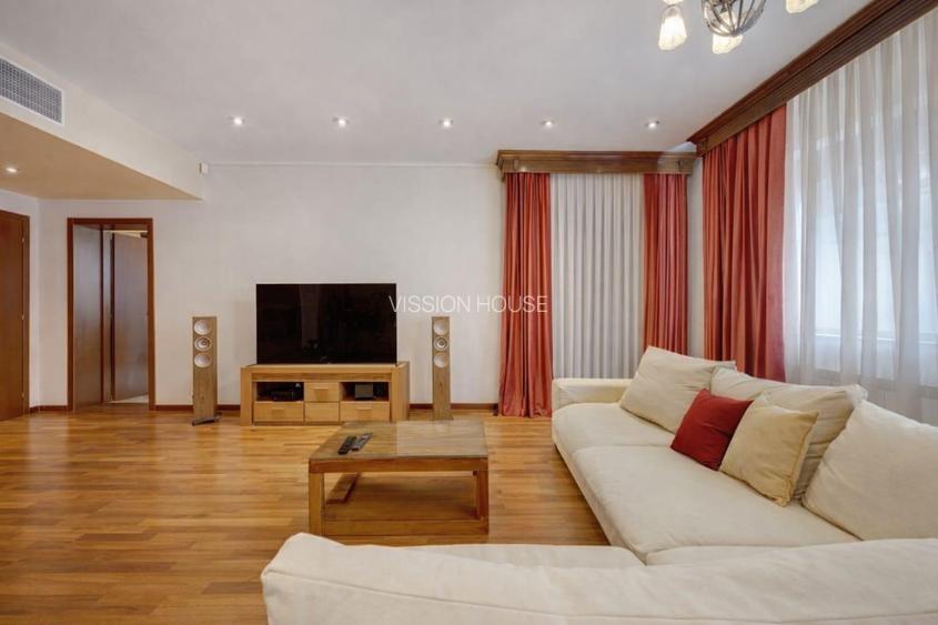 Penthouse spectaculos - Parcul Herastrau | 6 camere | 312 Mp de rafinament - 2