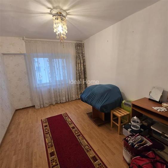 Cug - Selgros - 3 Camere Decomandat - Etaj Intermediar -Bloc 1990 - 80 Mp - 9