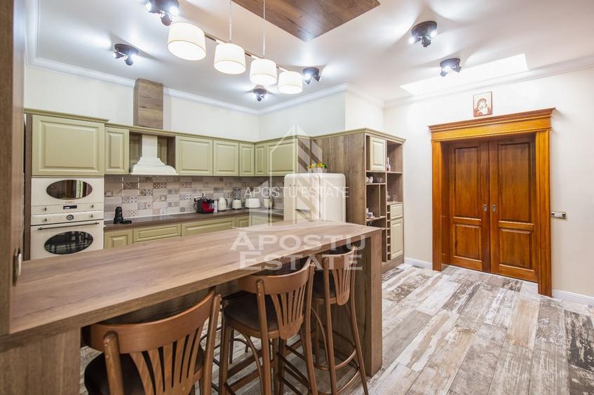 Vila,Piscina,teren fotbal,gradina,vegetatie - 26